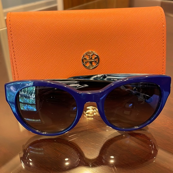 Tory Burch Accessories - Tory Burch Navy Sunglasses